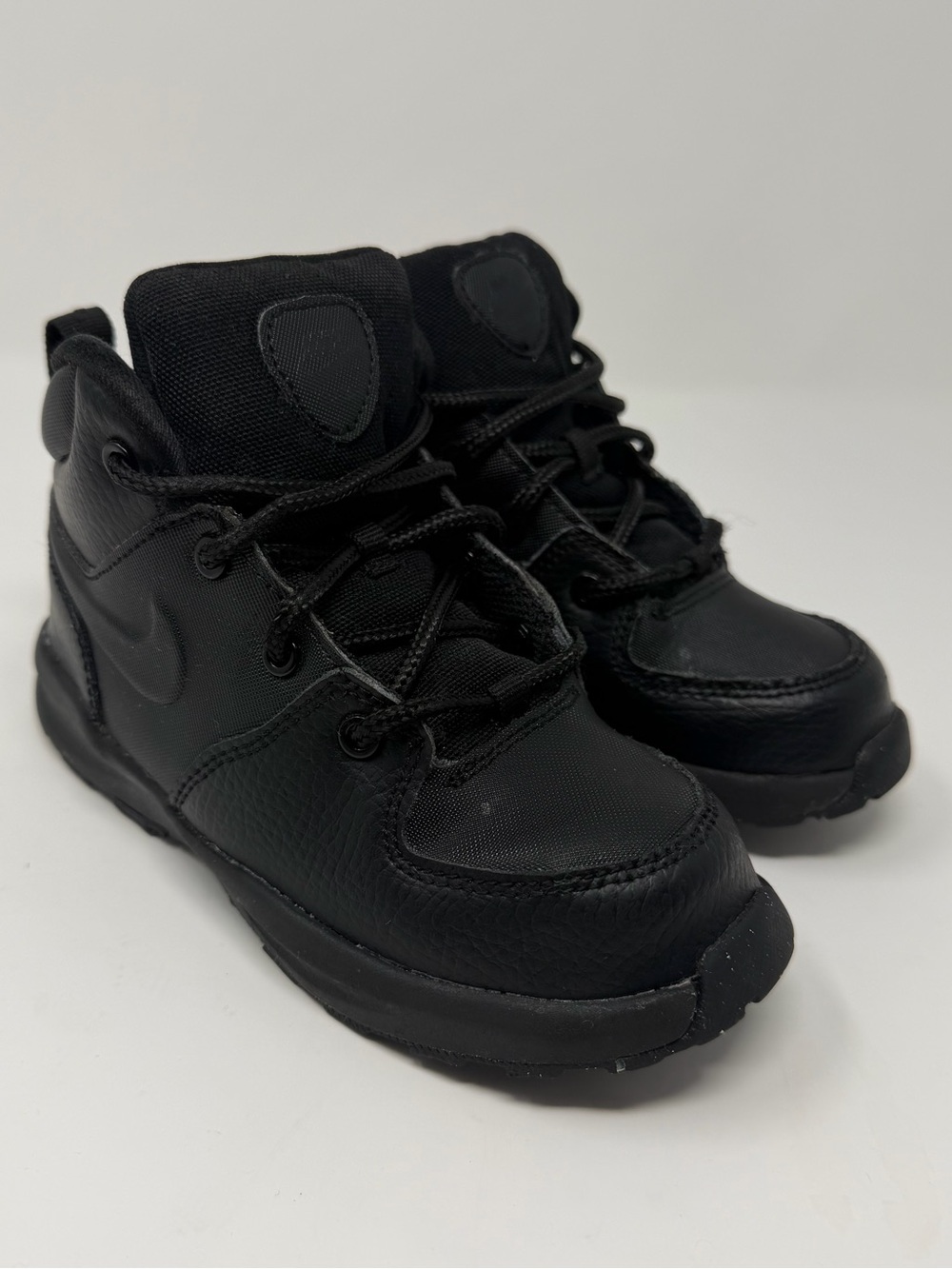 Nike Kids Black High-Top boots sz.10c